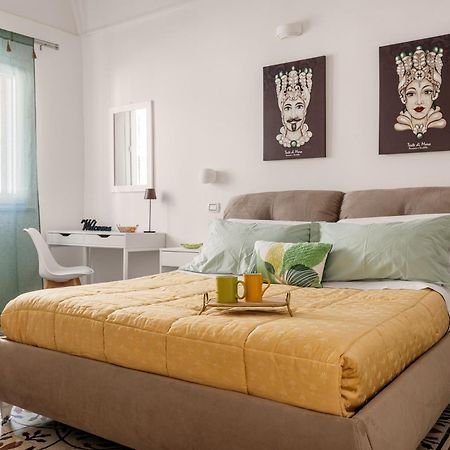 Madre Terra Airport Rooms And Suites Terrasini Extérieur photo