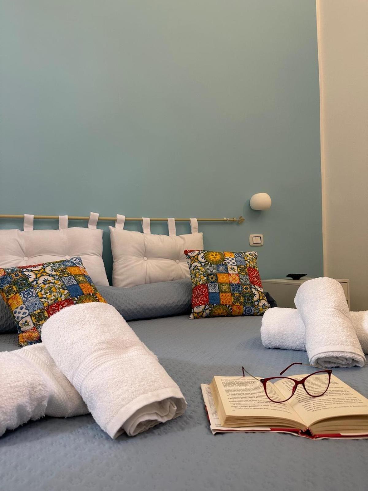 Madre Terra Airport Rooms And Suites Terrasini Extérieur photo