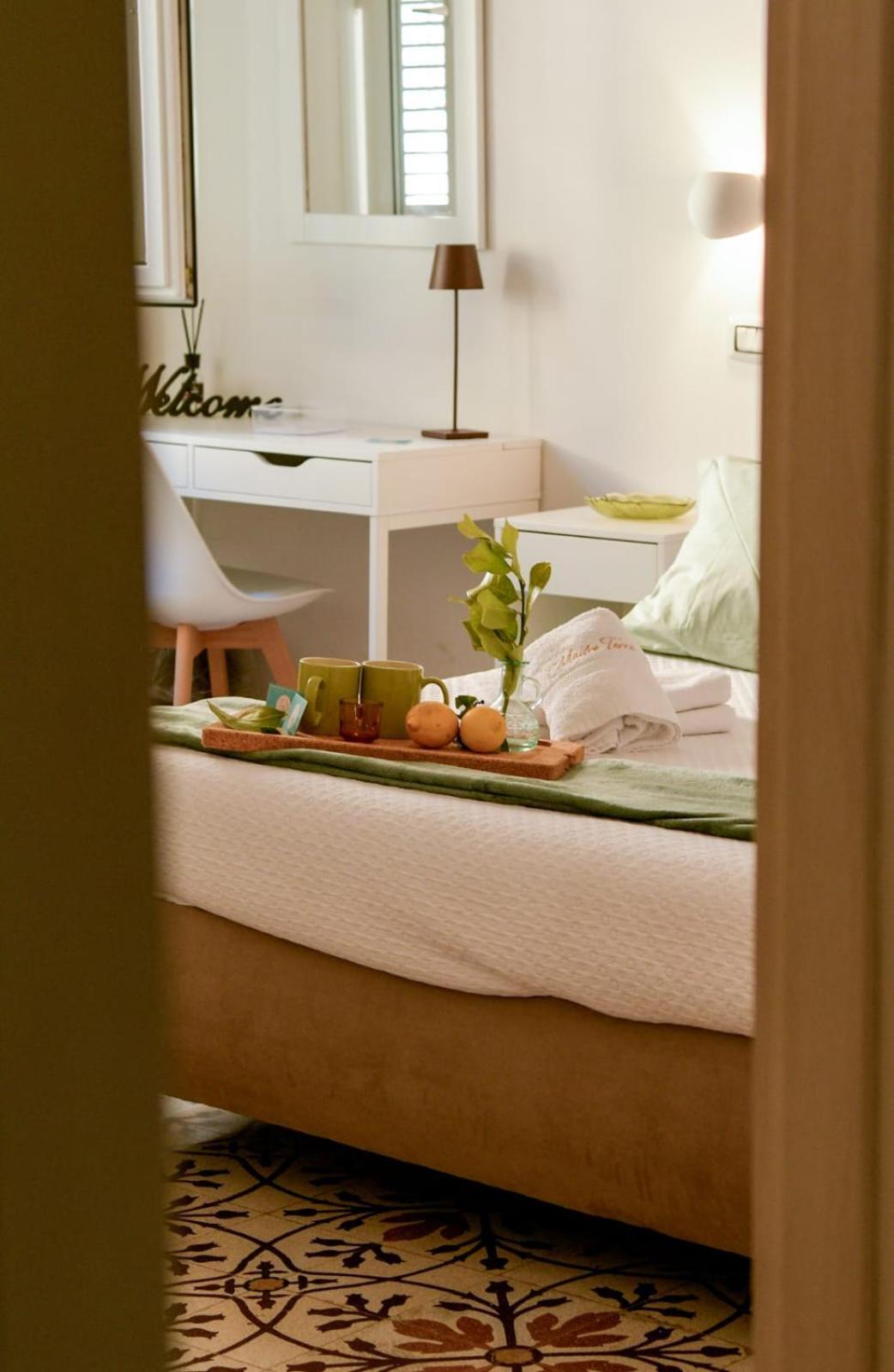 Madre Terra Airport Rooms And Suites Terrasini Extérieur photo