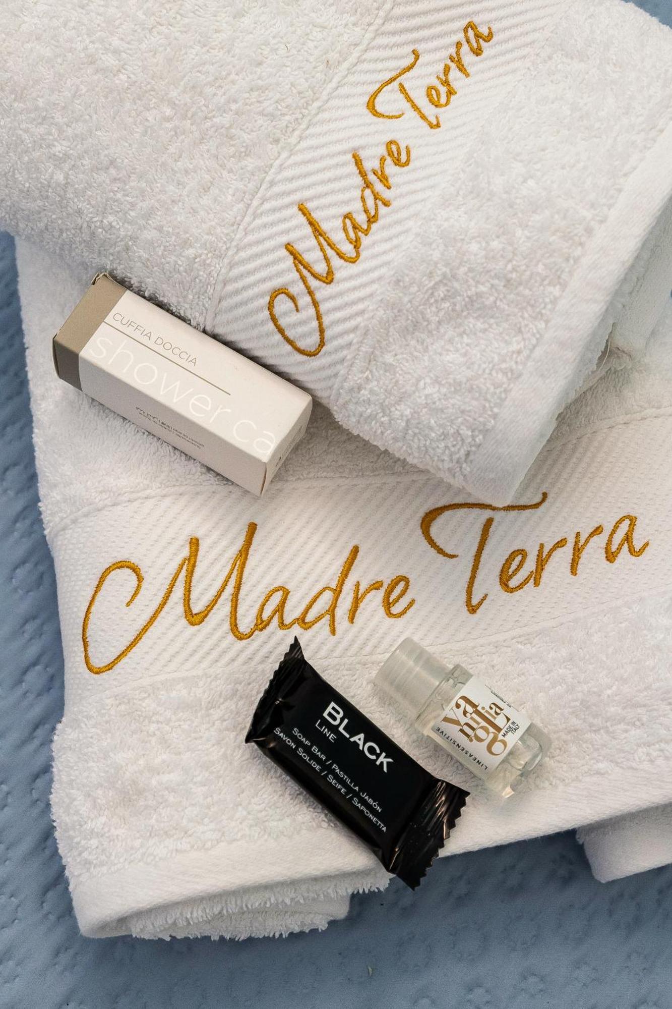 Madre Terra Airport Rooms And Suites Terrasini Extérieur photo
