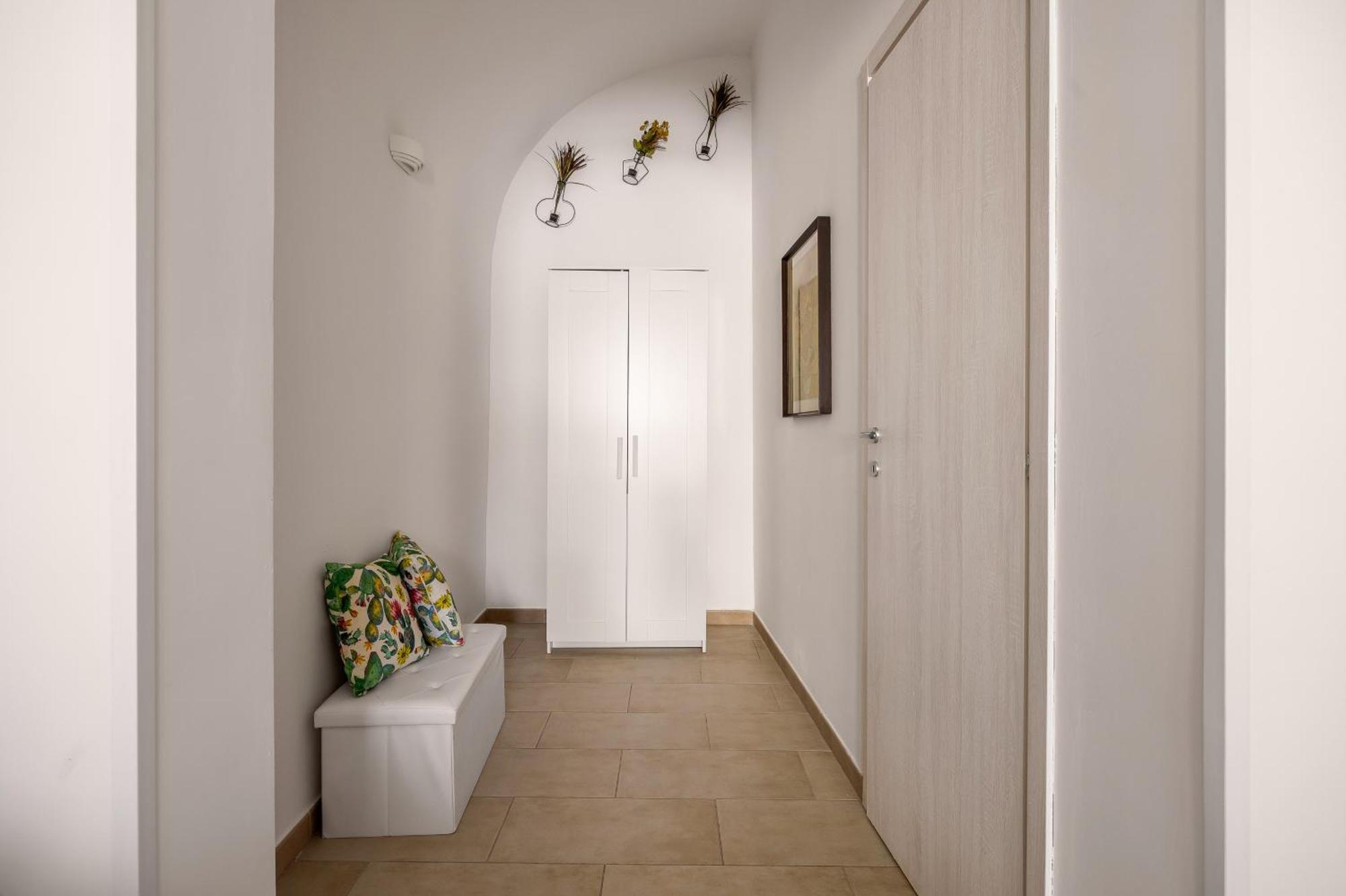 Madre Terra Airport Rooms And Suites Terrasini Extérieur photo