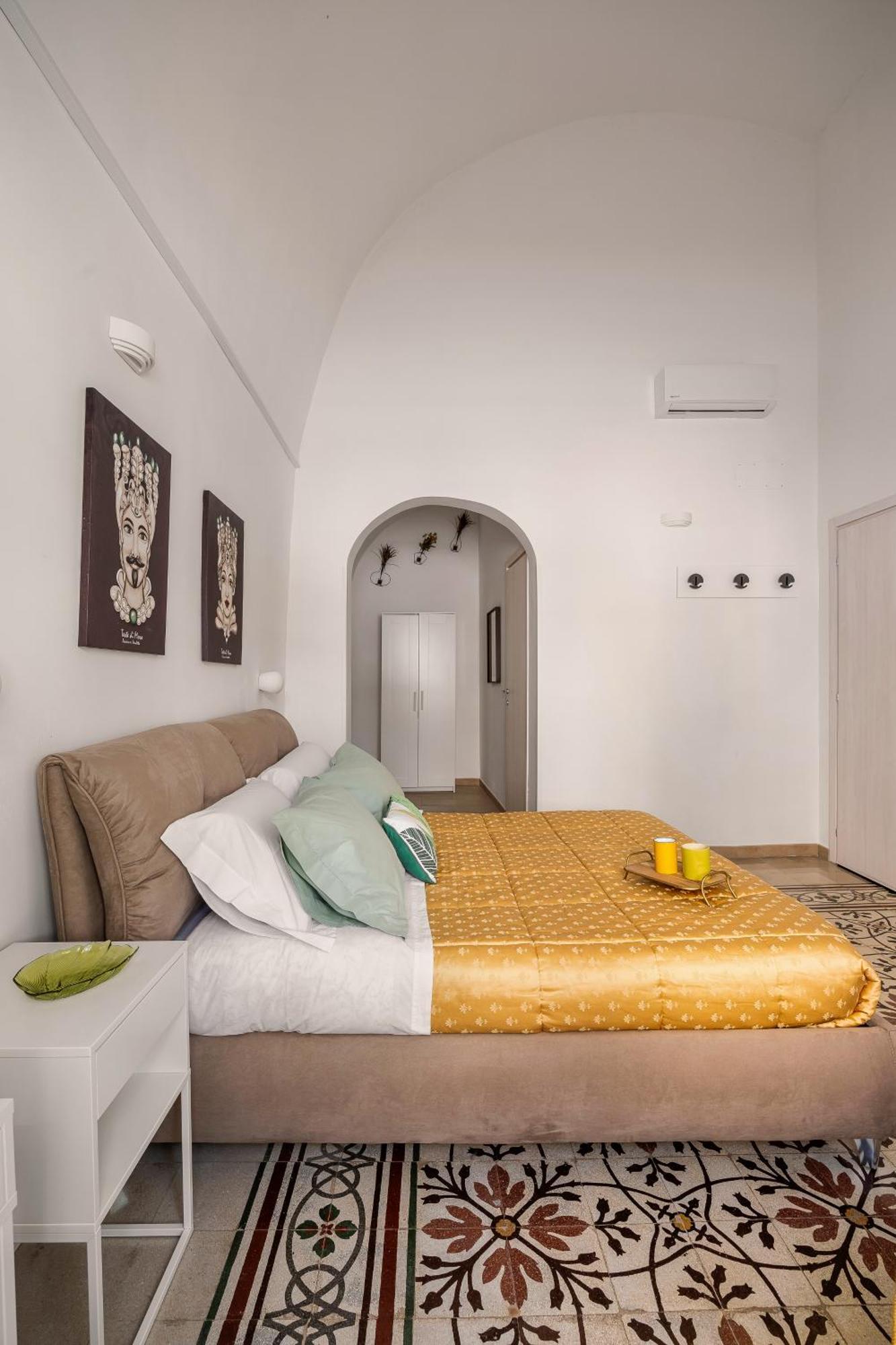 Madre Terra Airport Rooms And Suites Terrasini Extérieur photo