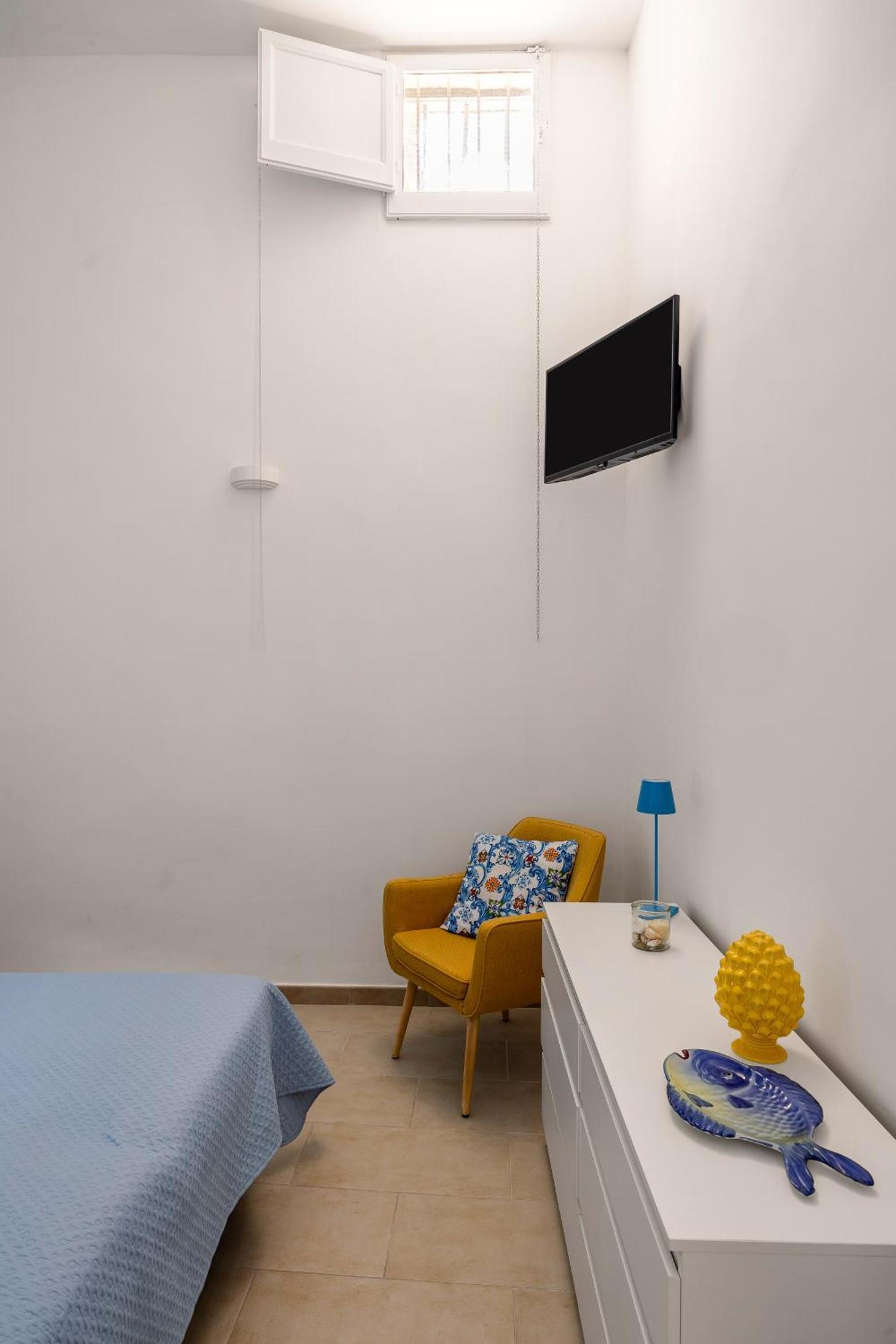 Madre Terra Airport Rooms And Suites Terrasini Extérieur photo