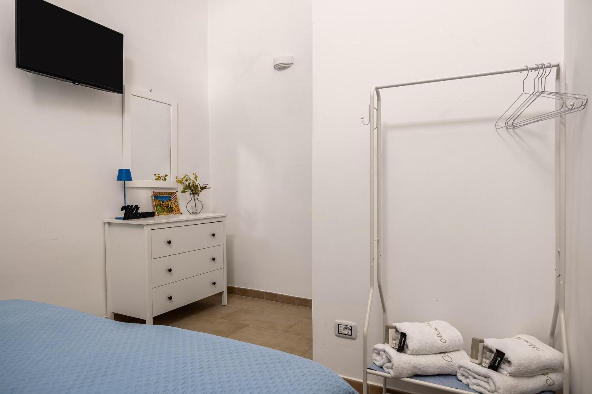 Madre Terra Airport Rooms And Suites Terrasini Extérieur photo