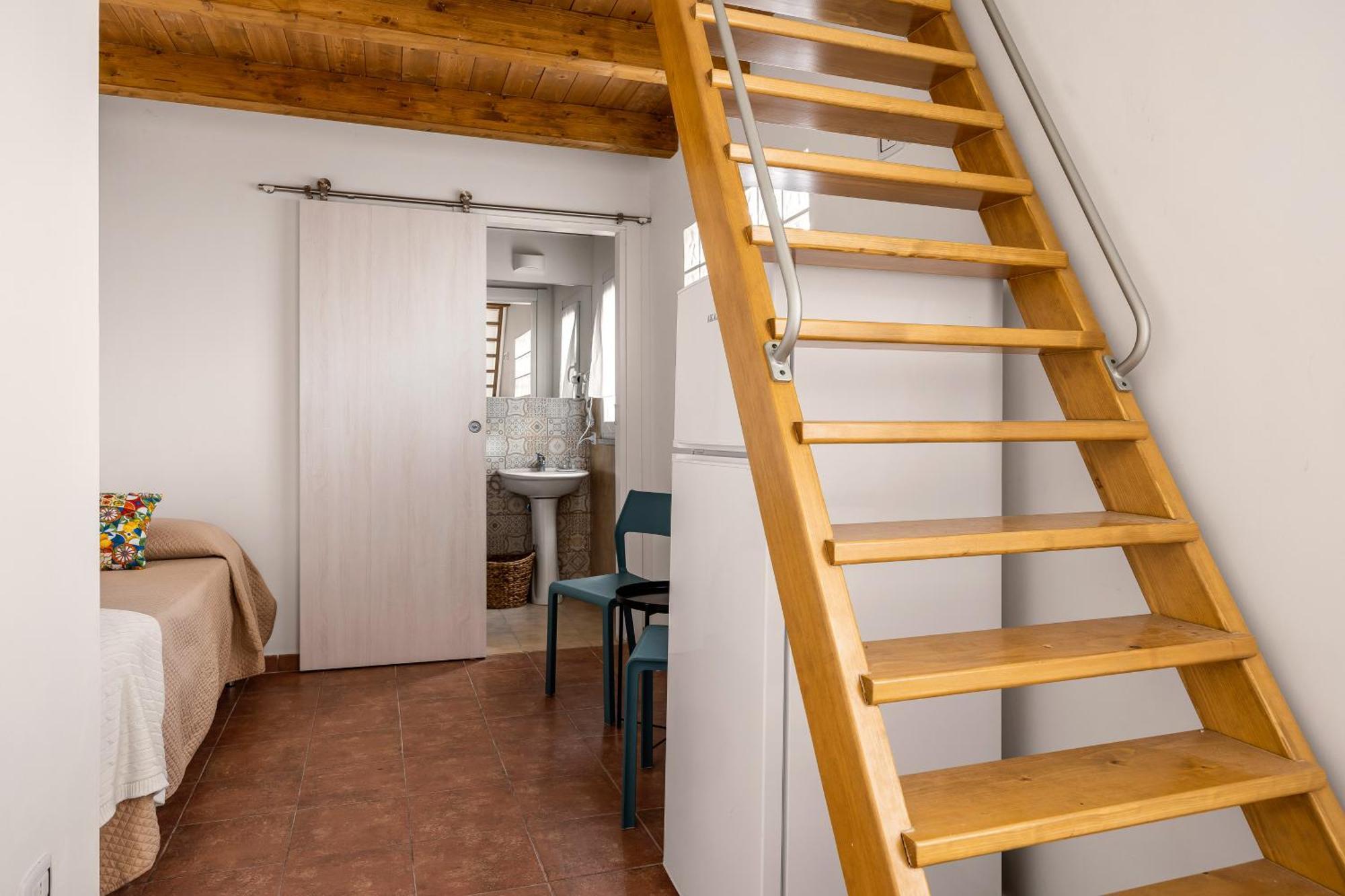 Madre Terra Airport Rooms And Suites Terrasini Extérieur photo