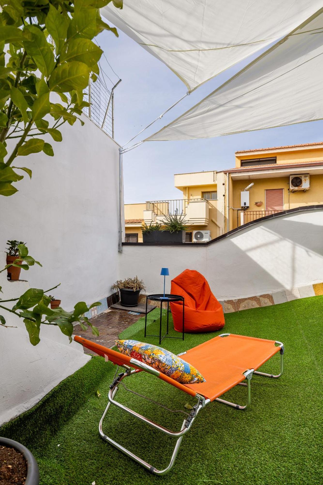 Madre Terra Airport Rooms And Suites Terrasini Extérieur photo