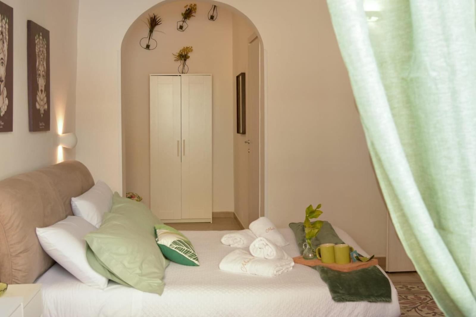 Madre Terra Airport Rooms And Suites Terrasini Extérieur photo
