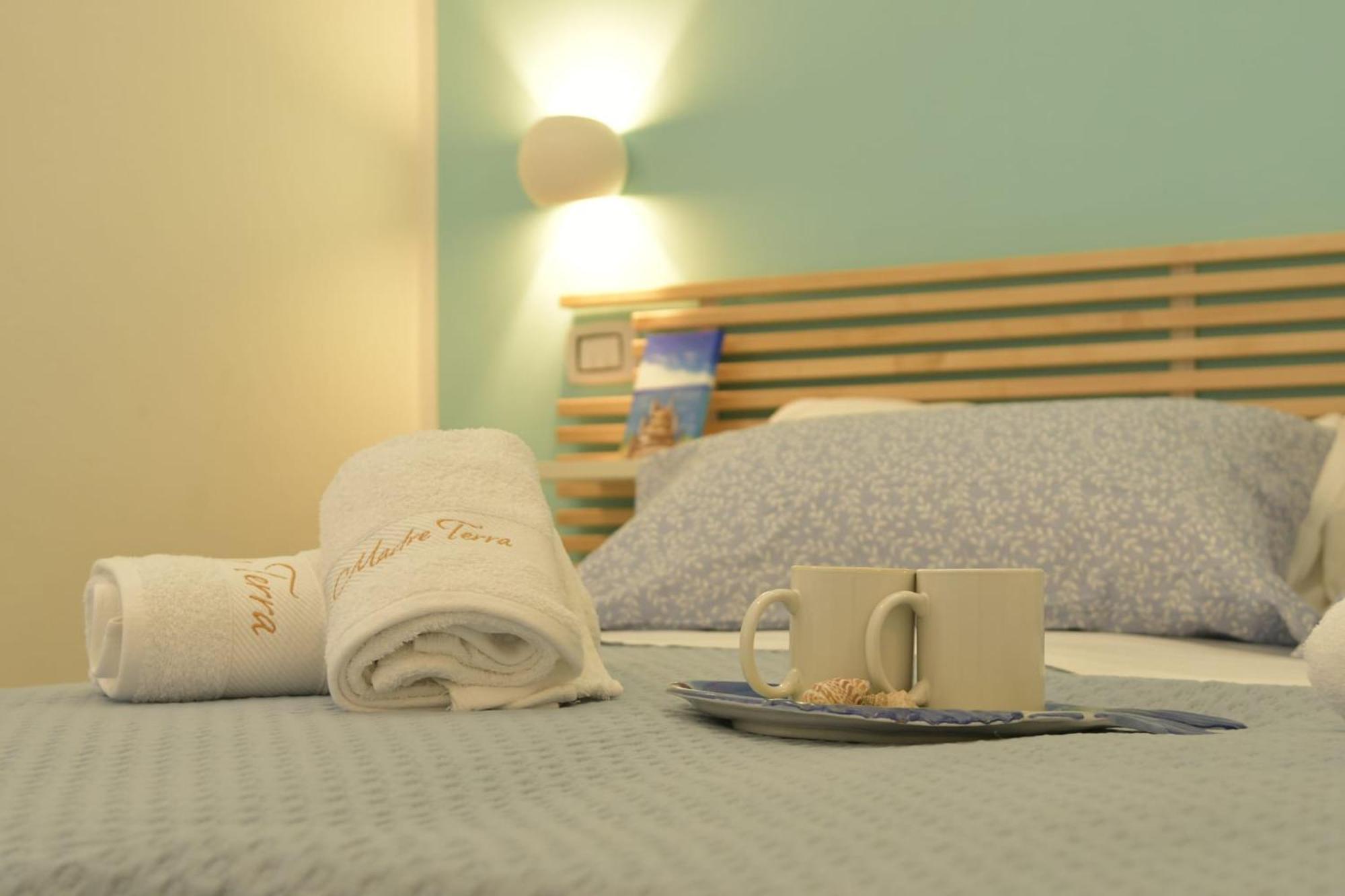 Madre Terra Airport Rooms And Suites Terrasini Extérieur photo
